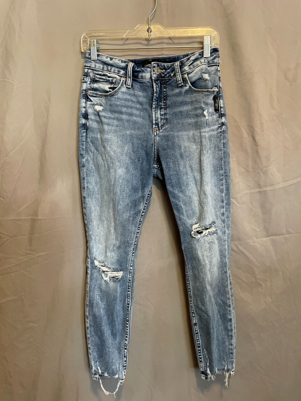 Silver Jeans Women's Light Blue Distressed Skinny Jeans ankle cropped ripped